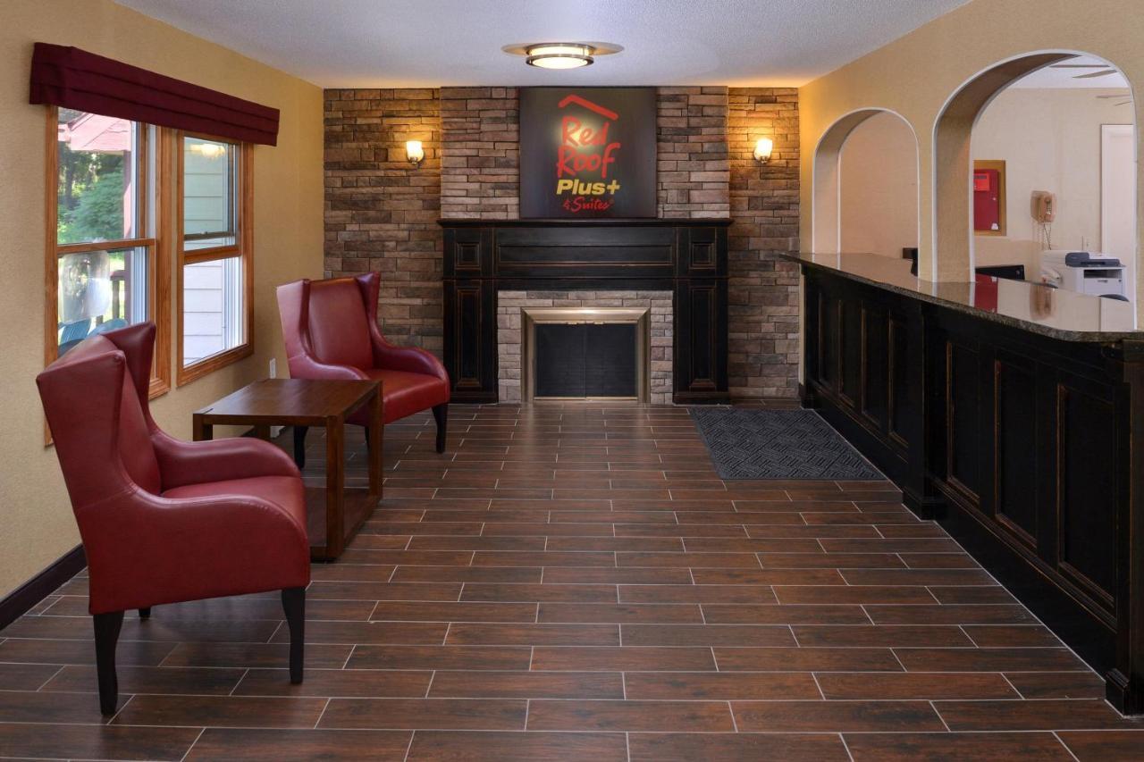 Red Roof Inn Plus+ & Suites Guilford Esterno foto