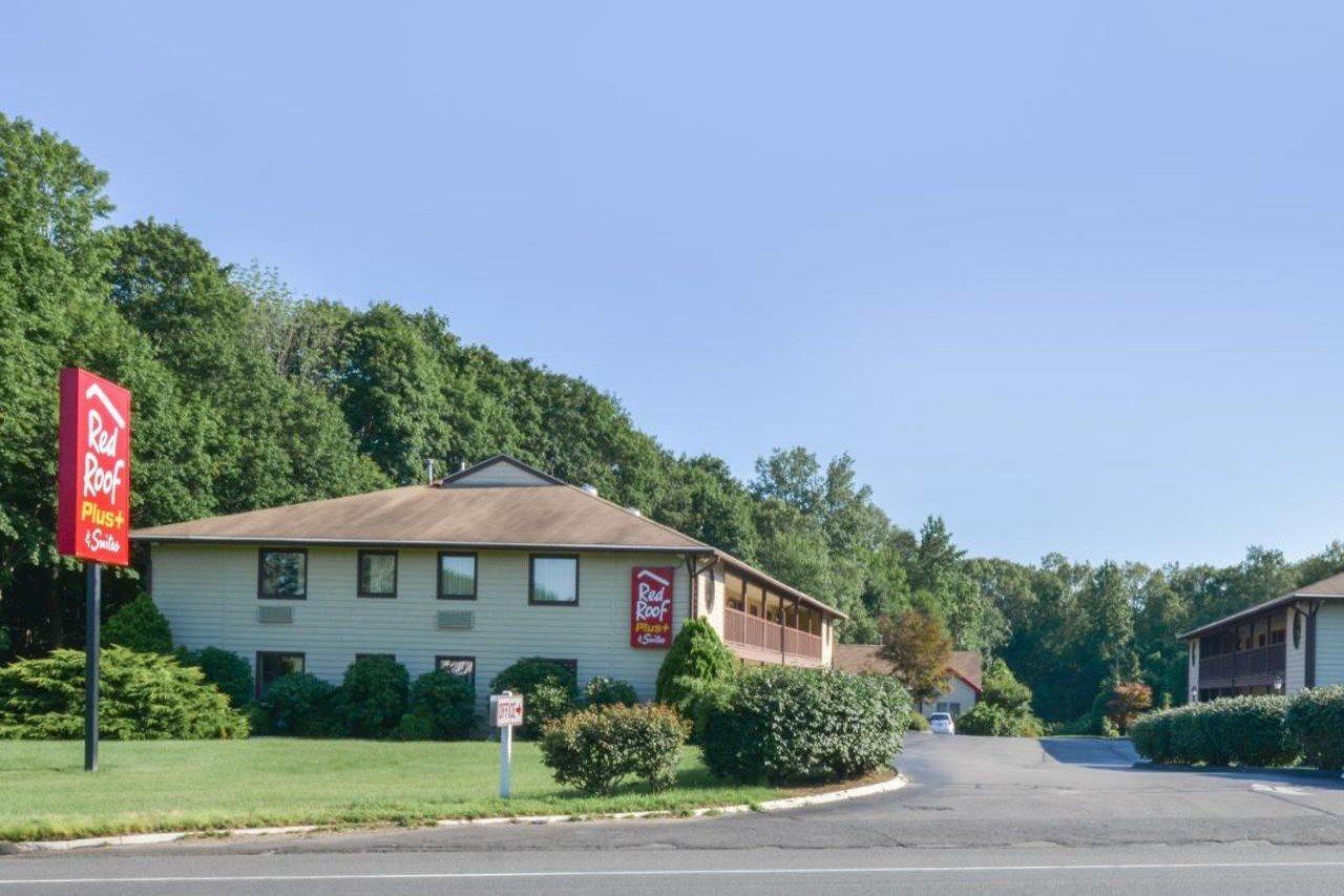 Red Roof Inn Plus+ & Suites Guilford Esterno foto
